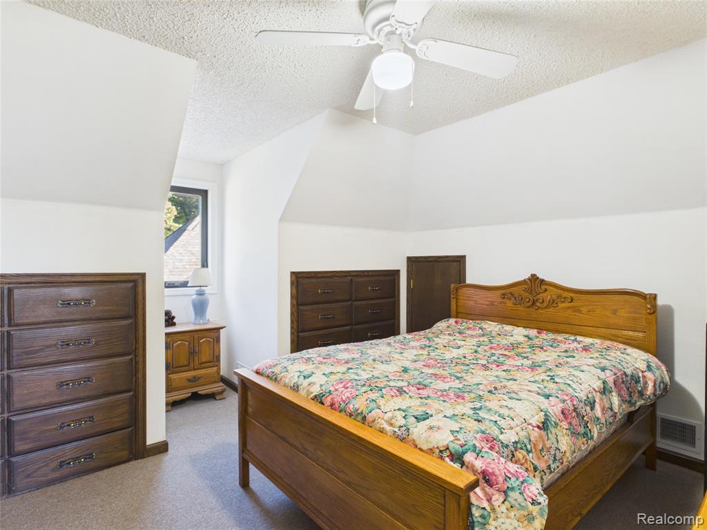 9515 E Bristol Road Property Photo 11