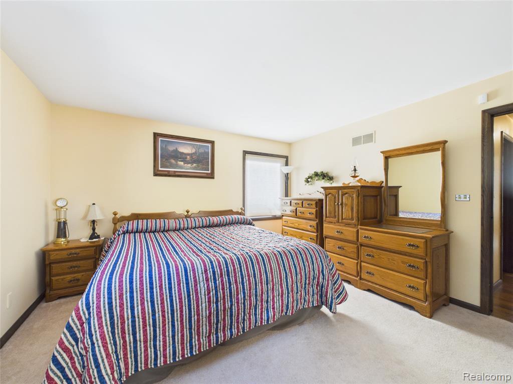 9515 E Bristol Road Property Photo 24