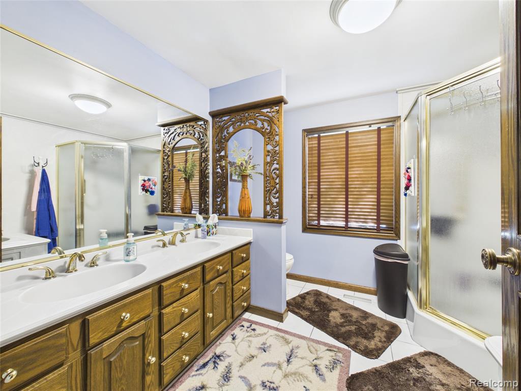 9515 E Bristol Road Property Photo 26