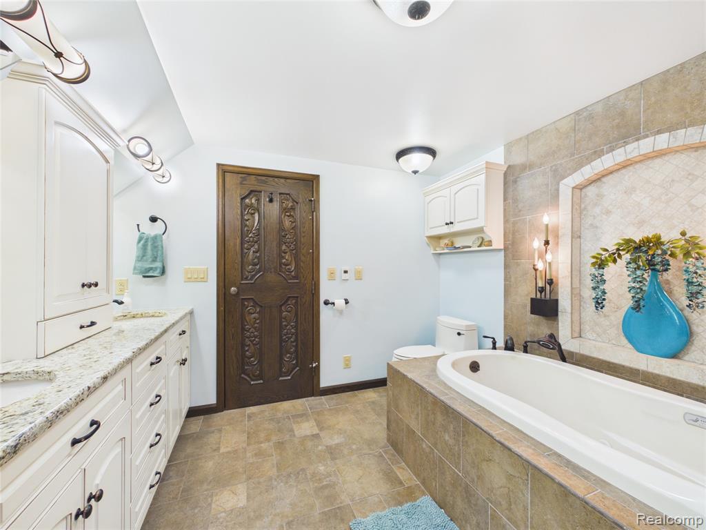 9515 E Bristol Road Property Photo 40