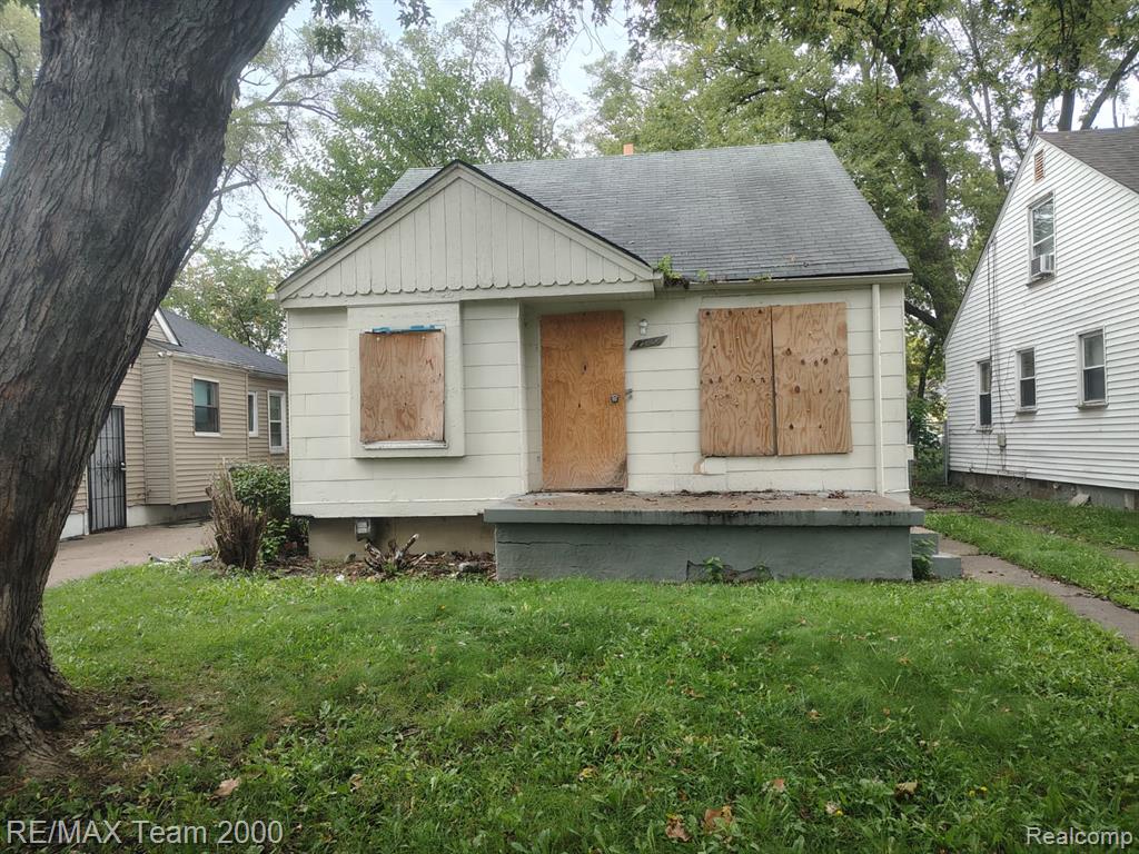 17134 Pembroke Avenue Property Photo 1