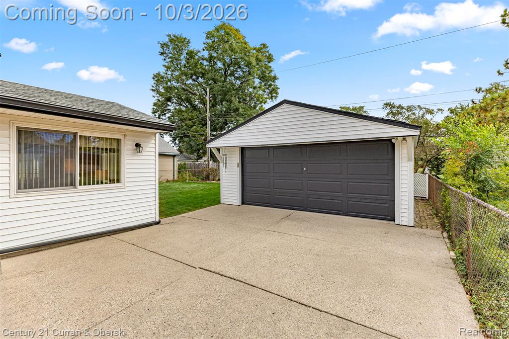 627 Darwin Street Property Photo 25