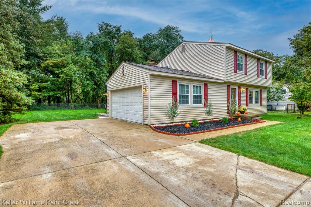 3308 Spring Meadow Drive Property Photo 3
