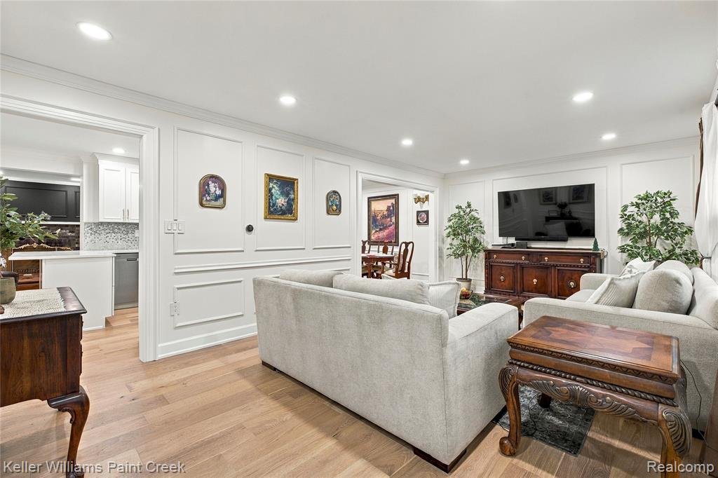 3308 Spring Meadow Drive Property Photo 4