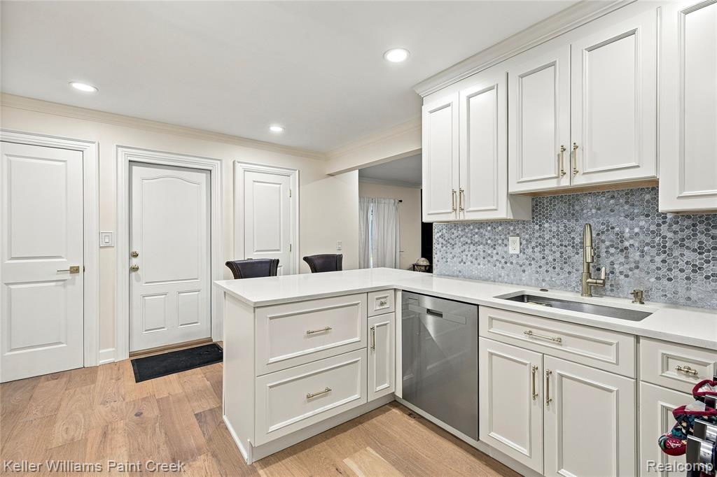3308 Spring Meadow Drive Property Photo 10