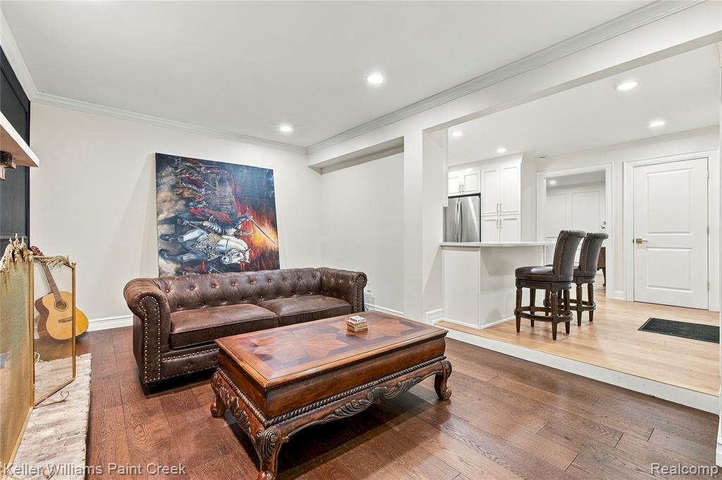 3308 Spring Meadow Drive Property Photo 17