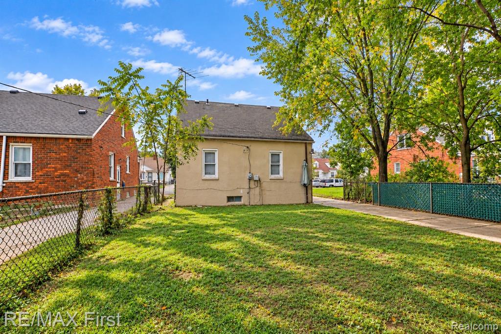 7381 Minock Street Property Photo 2