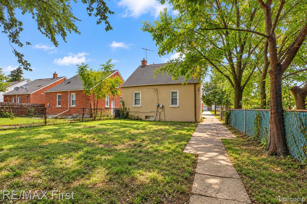 7381 Minock Street Property Photo 3