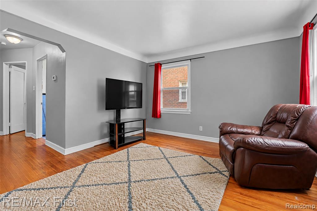 7381 Minock Street Property Photo 5