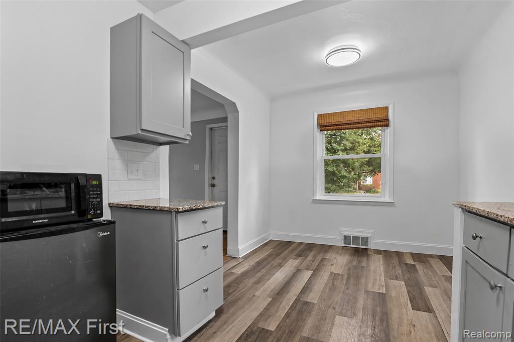 7381 Minock Street Property Photo 6