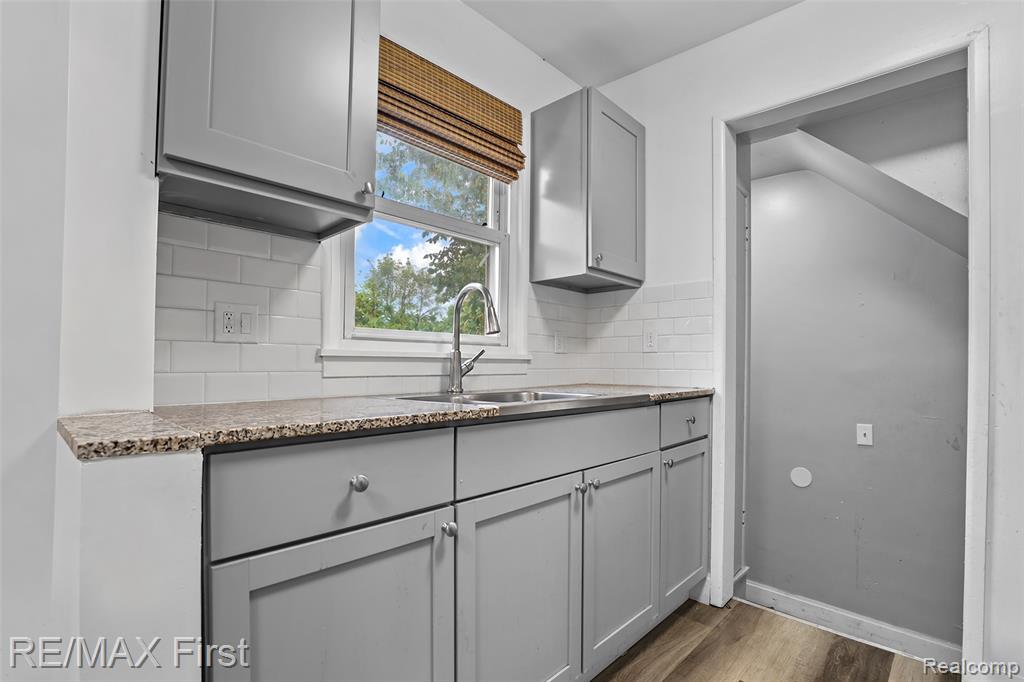 7381 Minock Street Property Photo 8