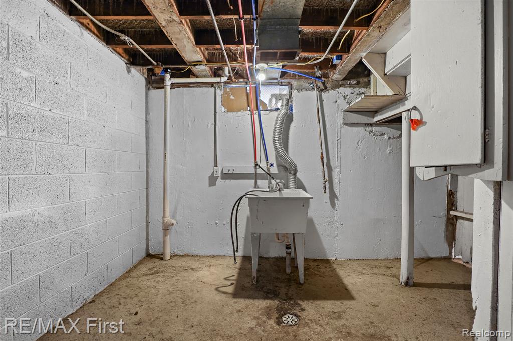 7381 Minock Street Property Photo 23
