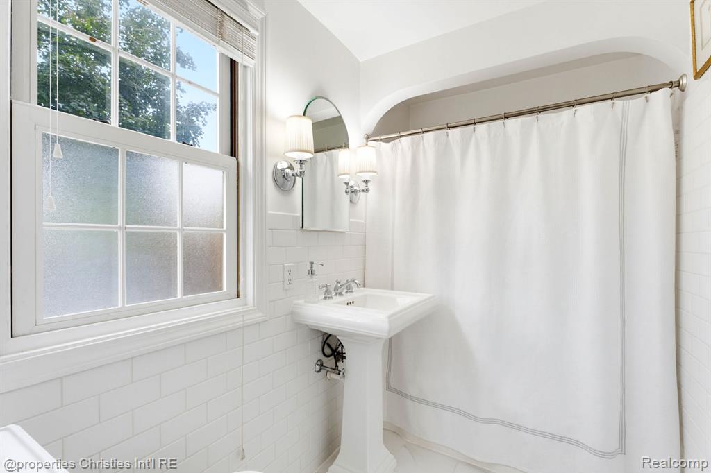 32111 Auburn Drive Property Photo 24