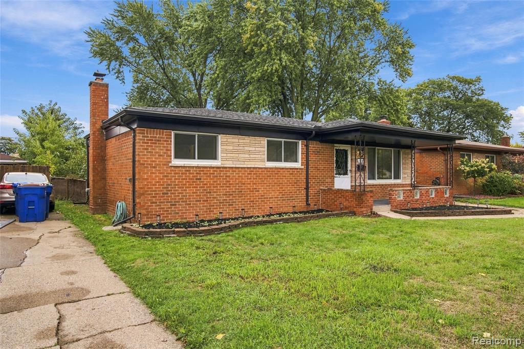 32654 Bunert Road Property Photo 3