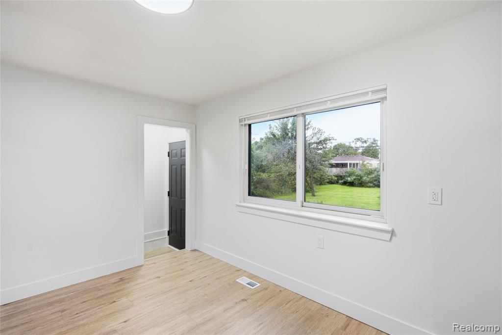 32654 Bunert Road Property Photo 14