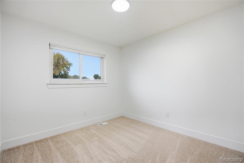 32654 Bunert Road Property Photo 15