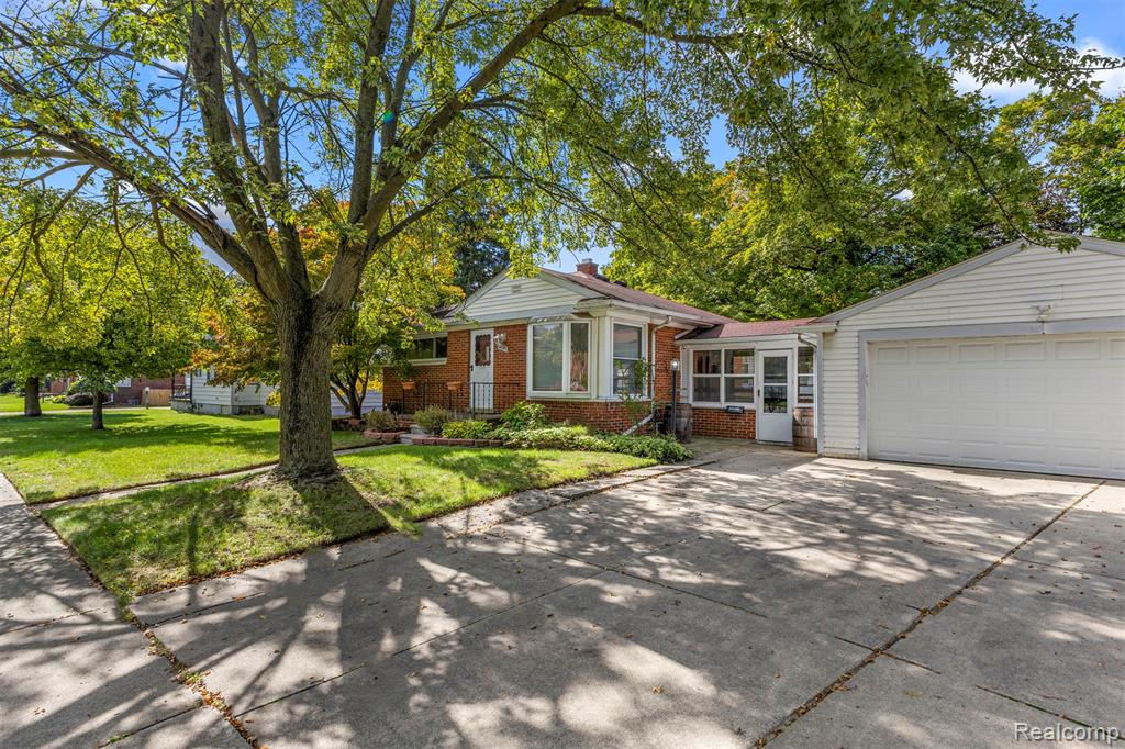 14023 Beech Daly Road Property Photo 1