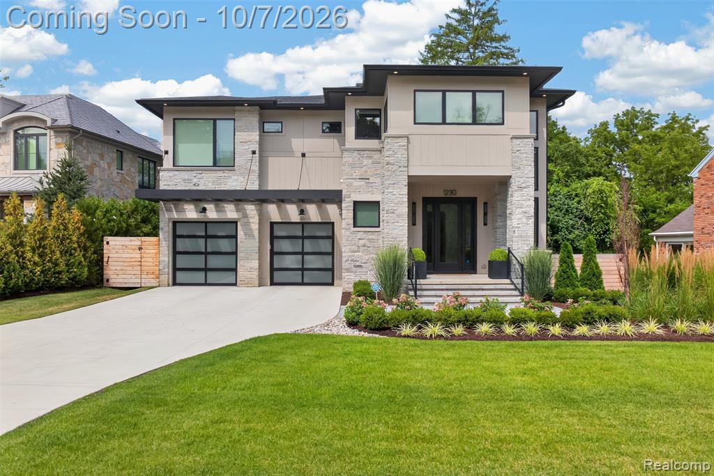 1230 Latham Street Property Photo 3