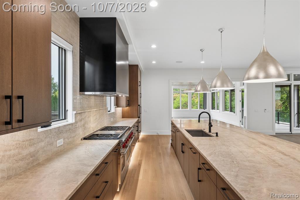 1230 Latham Street Property Photo 8