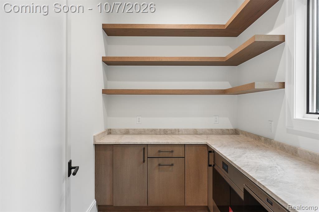 1230 Latham Street Property Photo 23