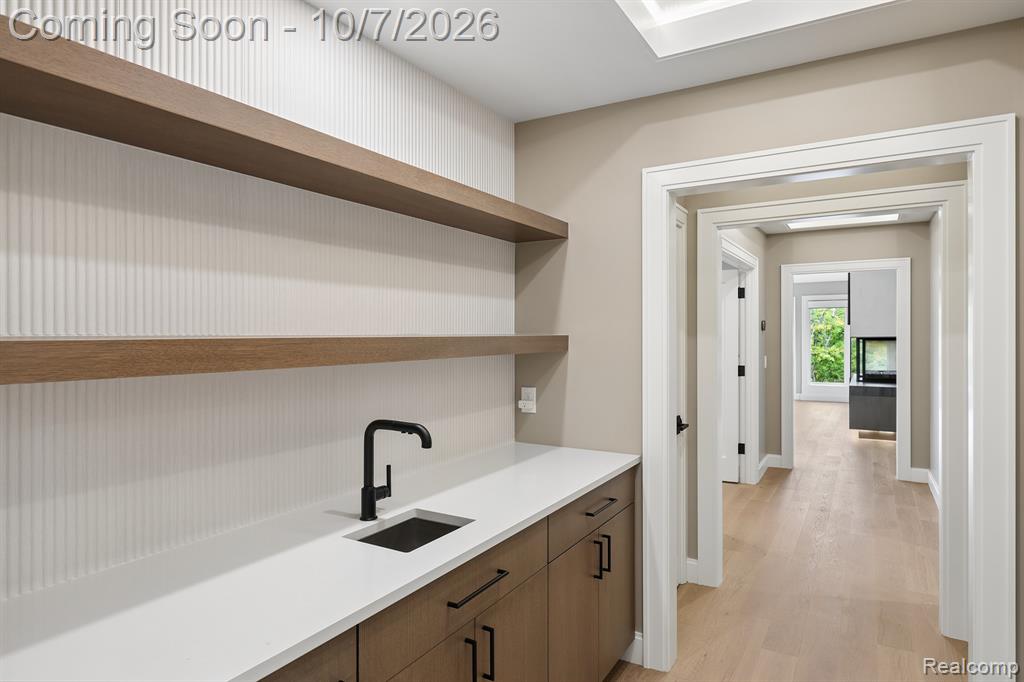 1230 Latham Street Property Photo 29