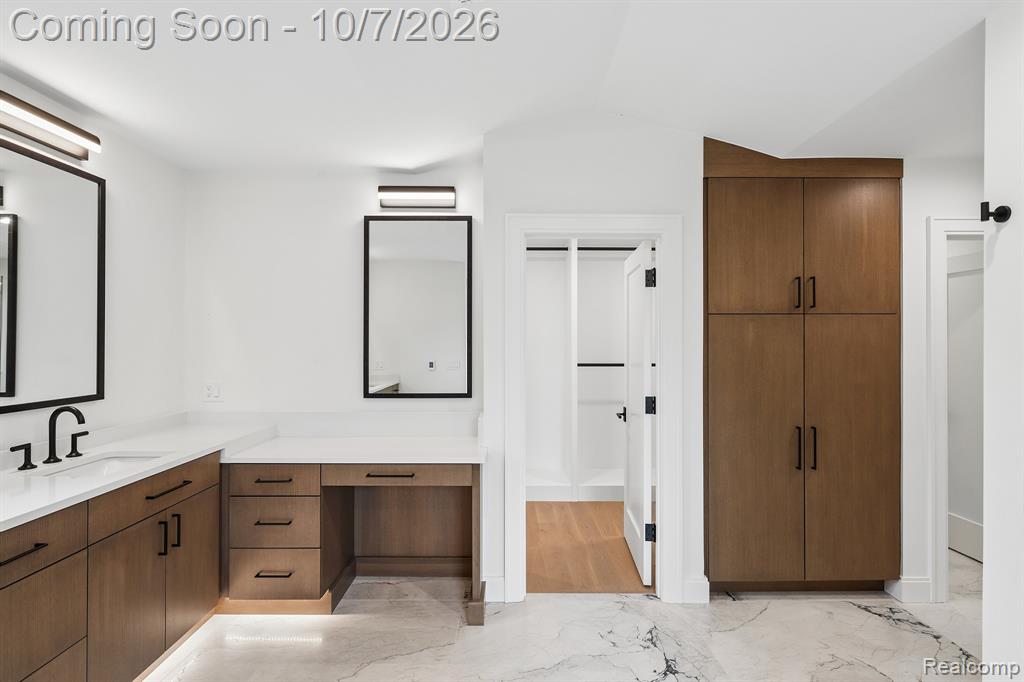 1230 Latham Street Property Photo 32