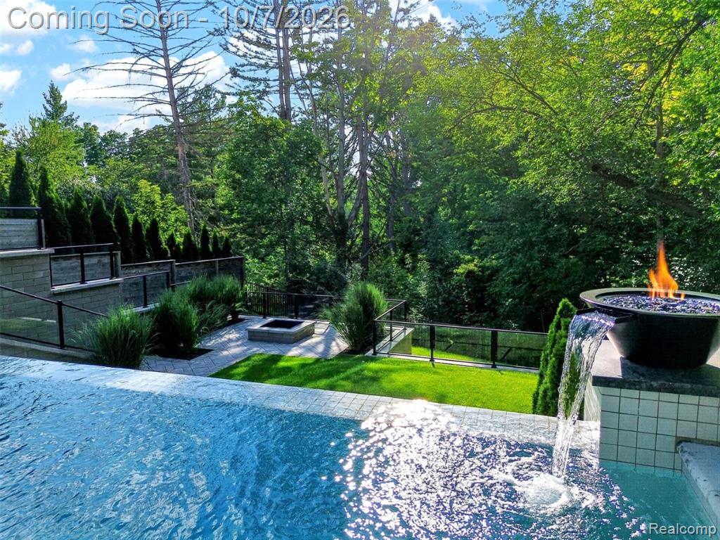 1230 Latham Street Property Photo 49