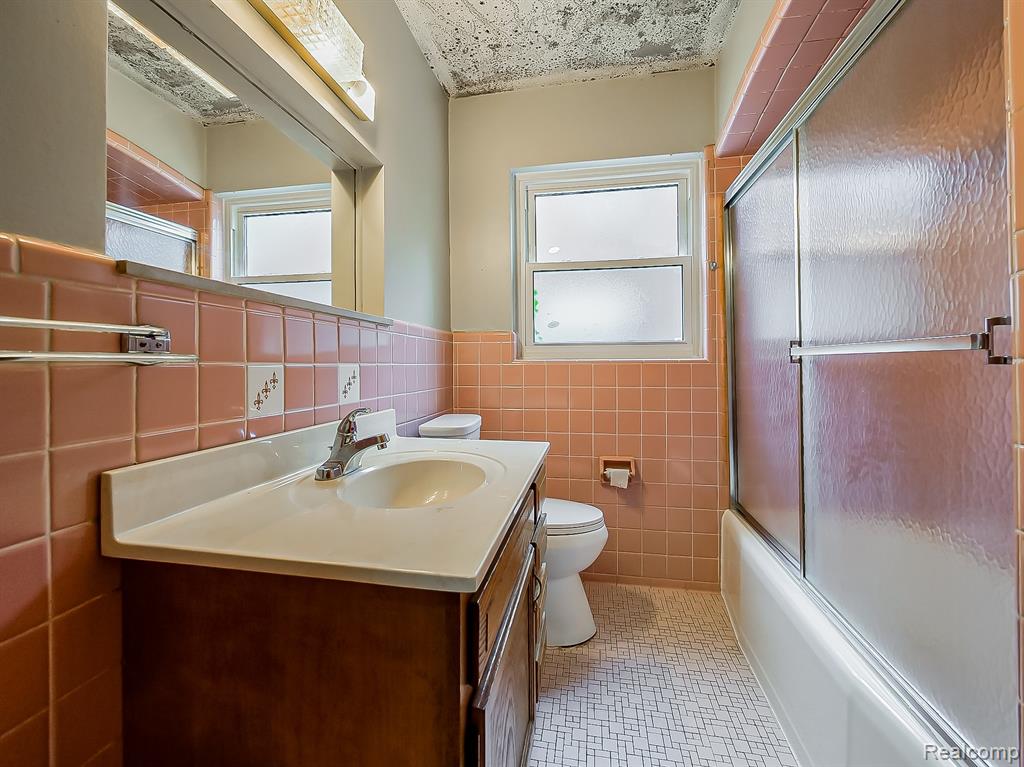 19676 Woodmont Street Property Photo 8