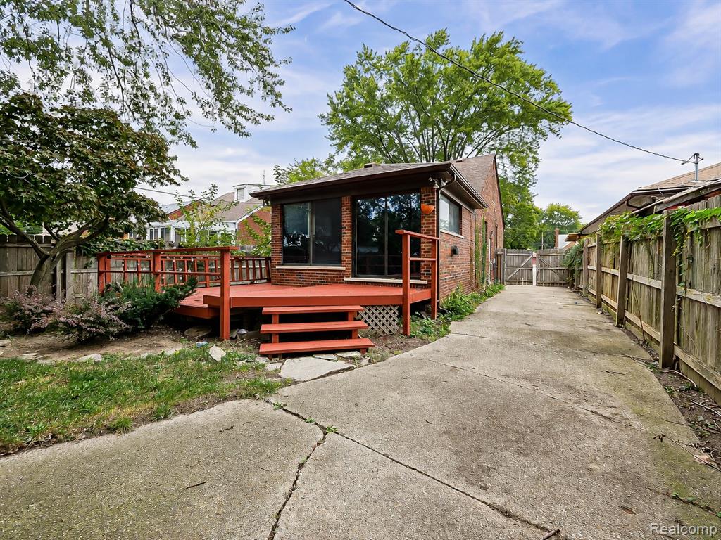 19676 Woodmont Street Property Photo 20