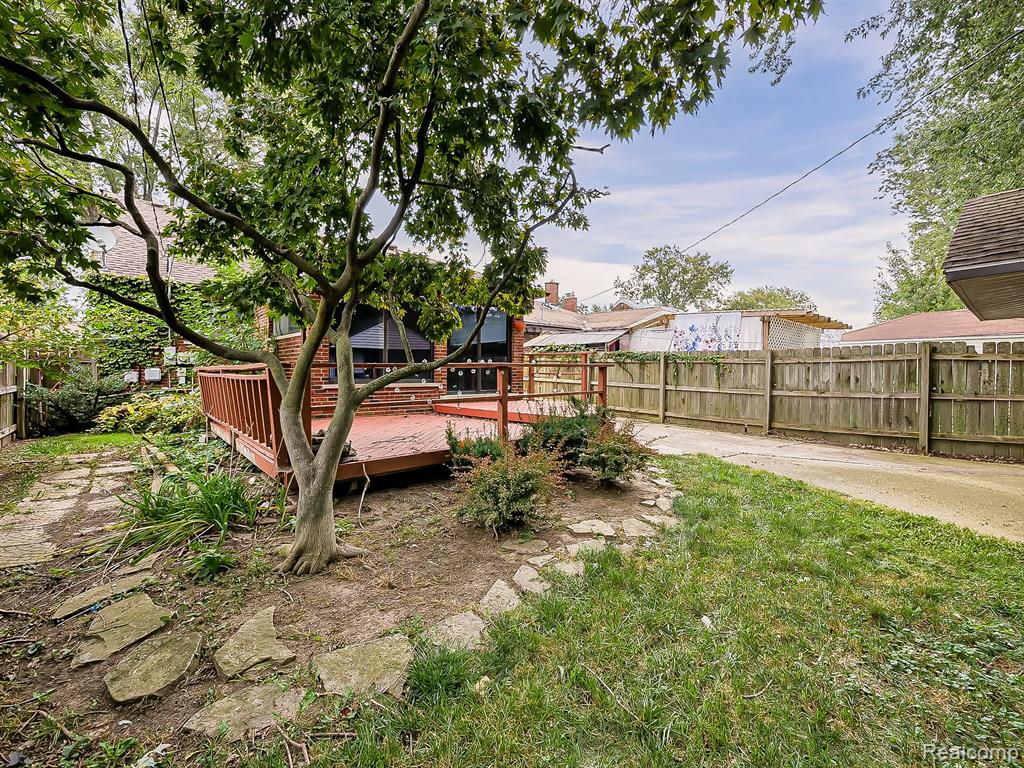 19676 Woodmont Street Property Photo 22