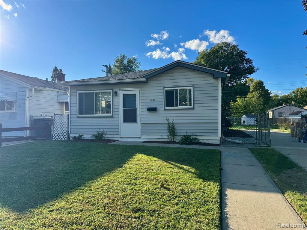 1380 Empire Avenue Property Photo 2