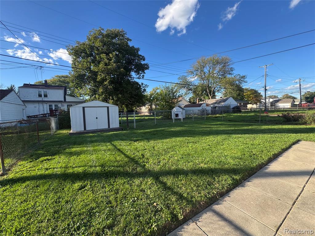 1380 Empire Avenue Property Photo 4