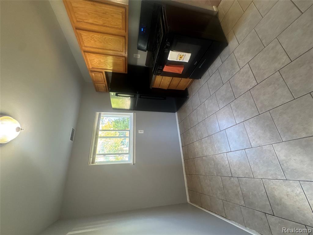 1380 Empire Avenue Property Photo 6