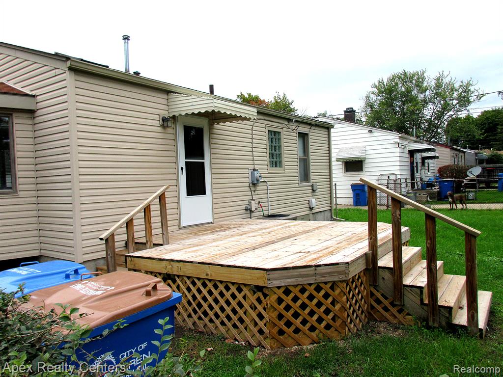 24808 Lauren Avenue Property Photo 15