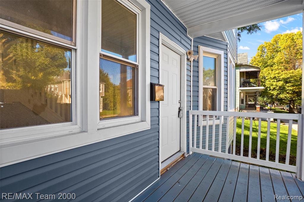 2435 Canton Street Property Photo 5