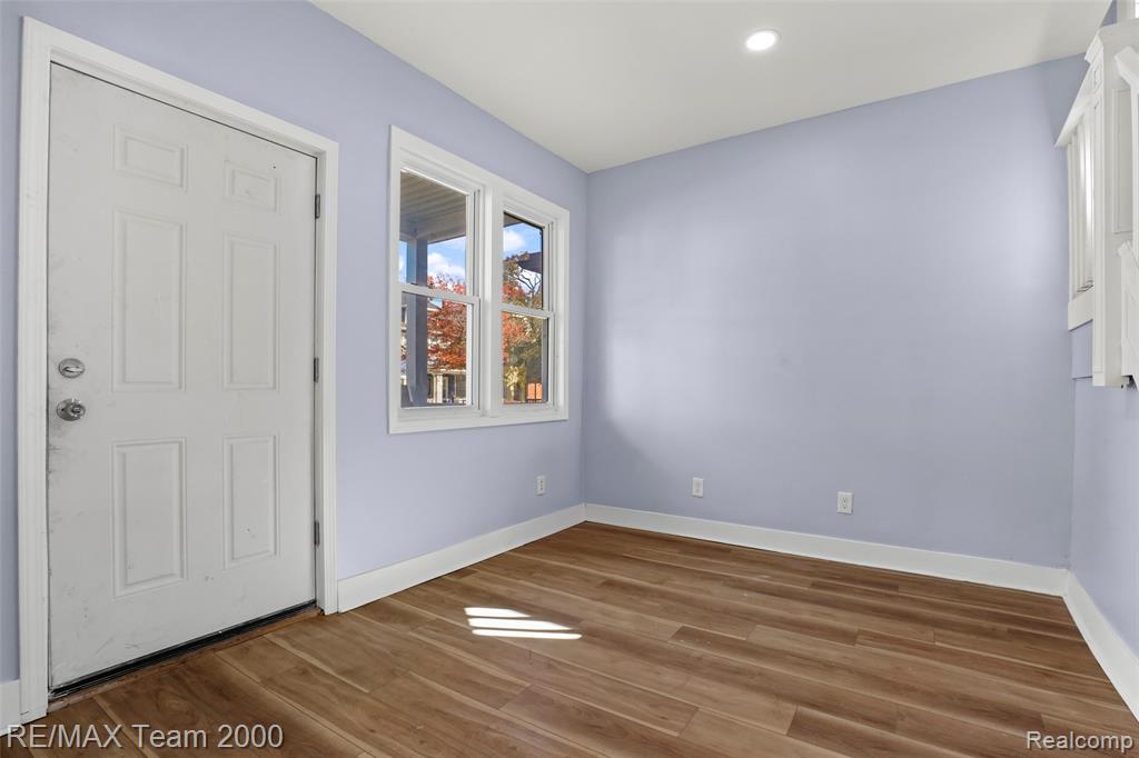 2435 Canton Street Property Photo 6