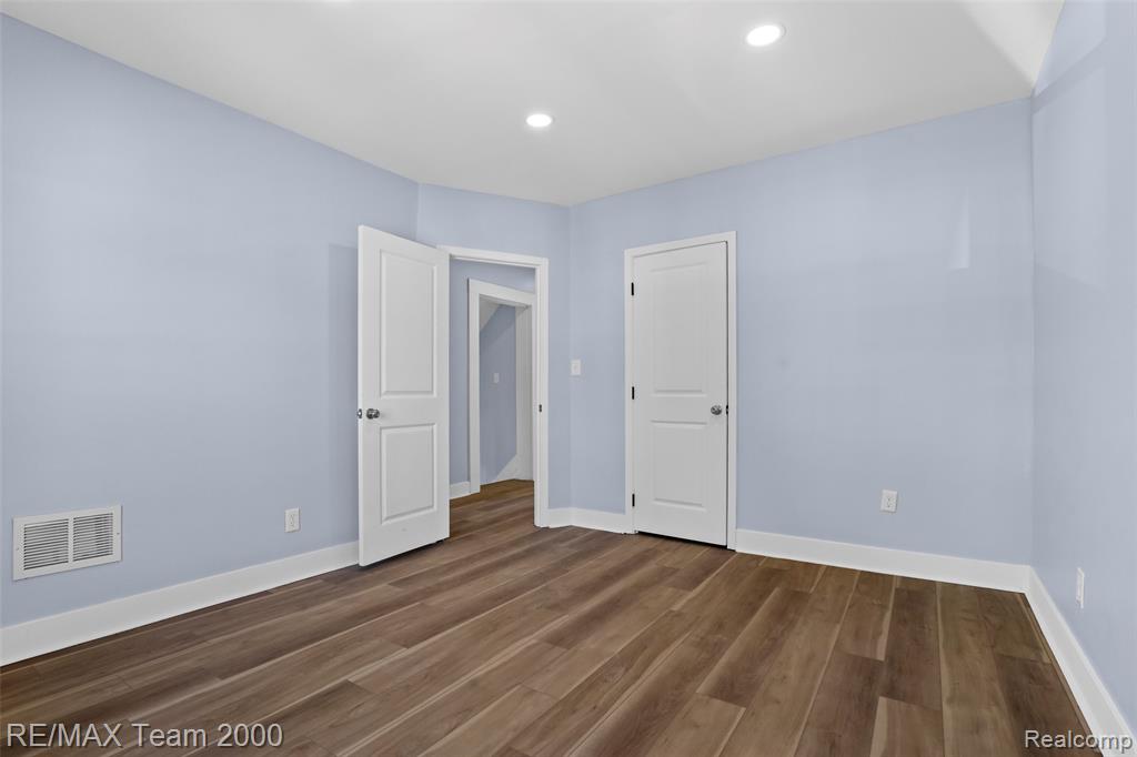 2435 Canton Street Property Photo 17