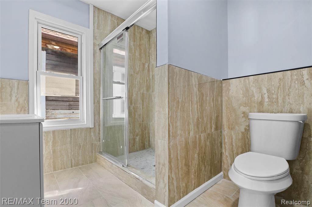 2435 Canton Street Property Photo 20