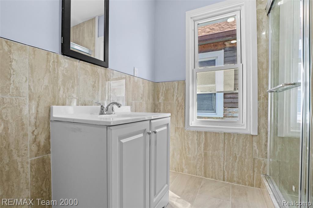 2435 Canton Street Property Photo 21