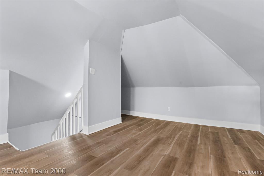2435 Canton Street Property Photo 23