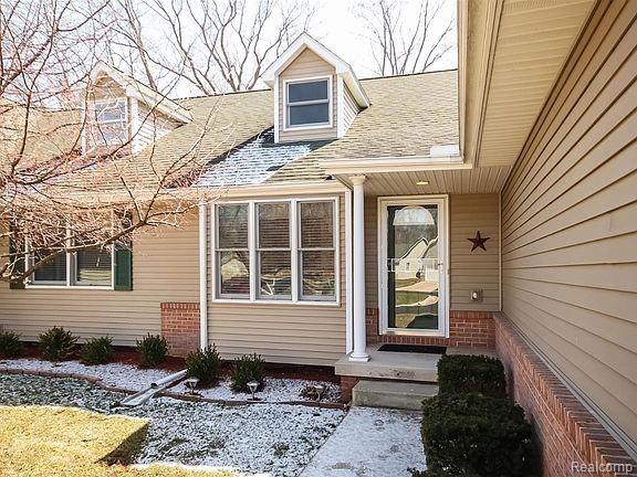 325 Woodhaven Place Property Photo 2