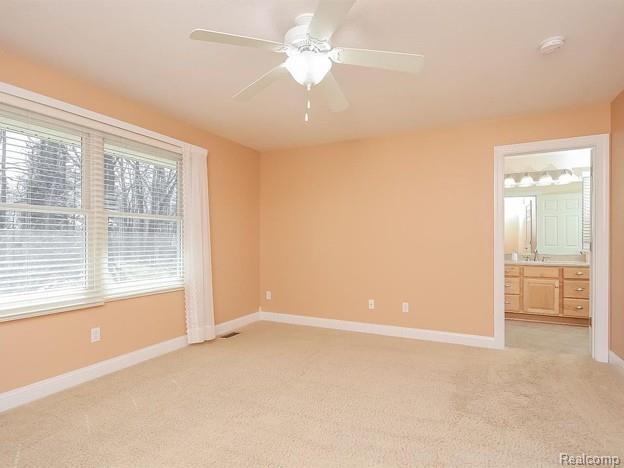 325 Woodhaven Place Property Photo 13