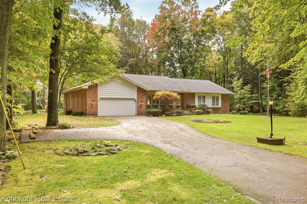 1166 E Phillips Court Property Photo 1