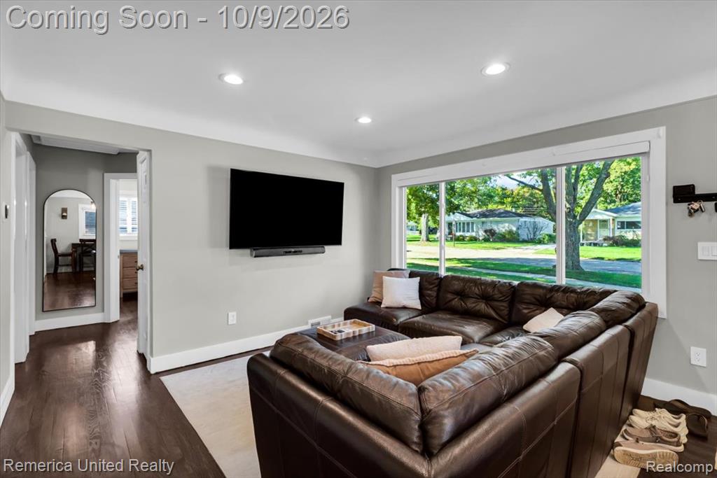 826 Squire Lane Property Photo 4