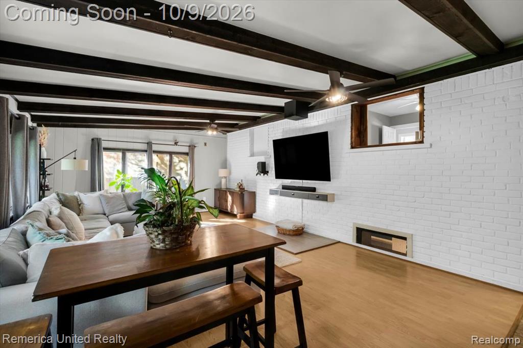 826 Squire Lane Property Photo 11