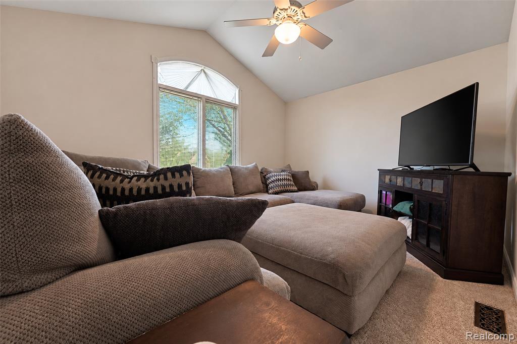 26729 Hawthorne Boulevard Property Photo 7