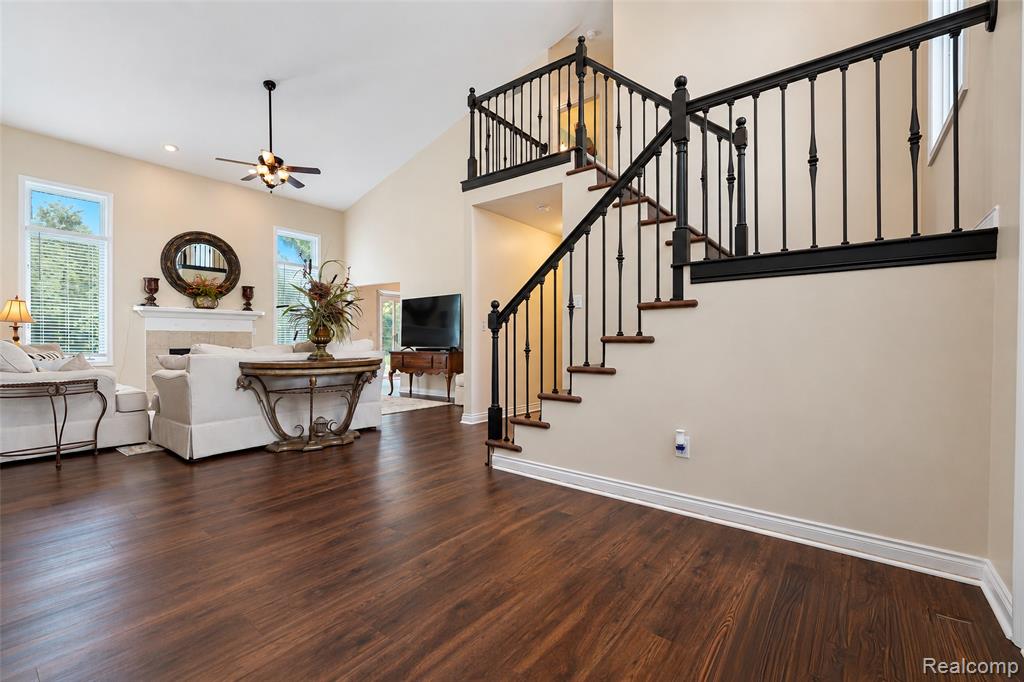 26729 Hawthorne Boulevard Property Photo 9