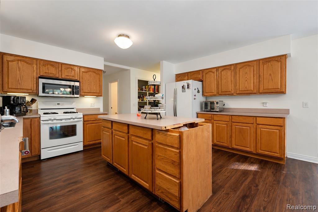 26729 Hawthorne Boulevard Property Photo 20