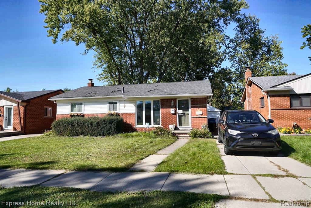 29395 Spoon Avenue Property Photo 1