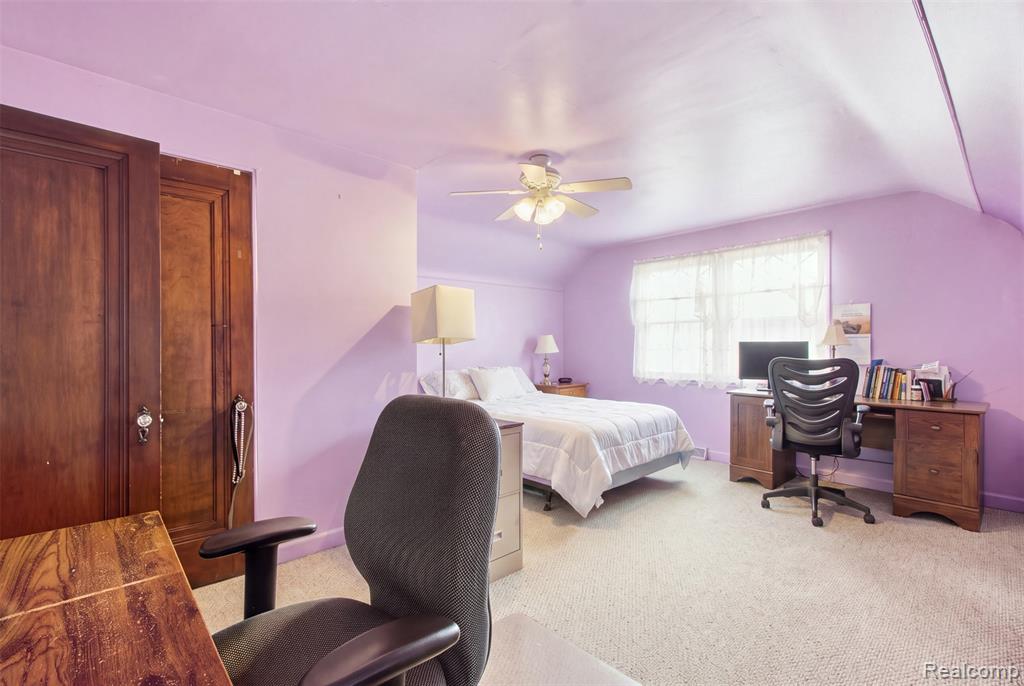 202 Riverside Drive Property Photo 10